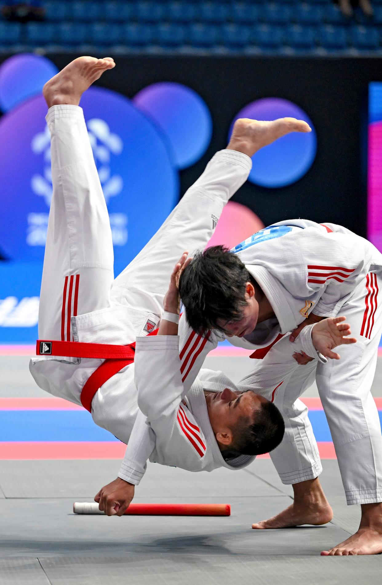 比赛节奏变化多端，战术运转灵活自如的简单介绍