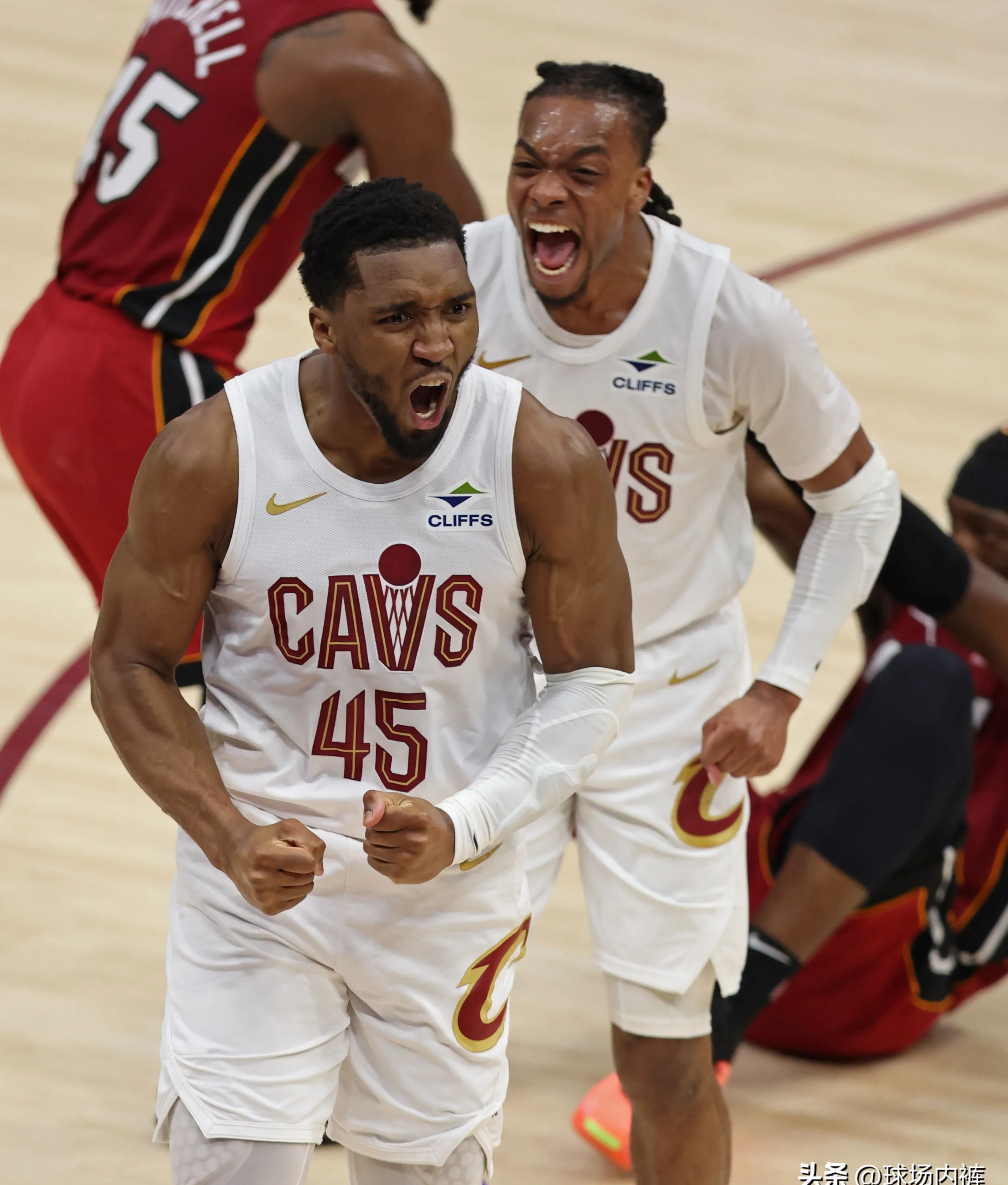 英雄联盟下注_主场攻势如潮，比分优势持续巩固的简单介绍